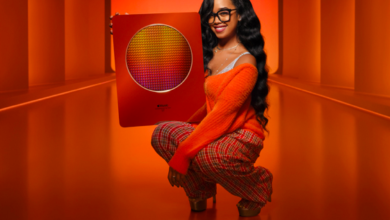 Photo of H.E.R. Discusses Her Journey To Winning An Apple Music Award for Songwriter of the Year